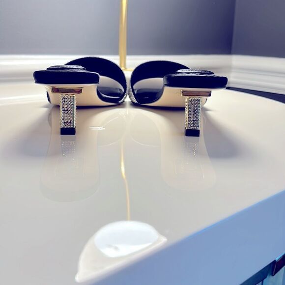 Good American Kickstand Slide Mules - Picture 9 of 10